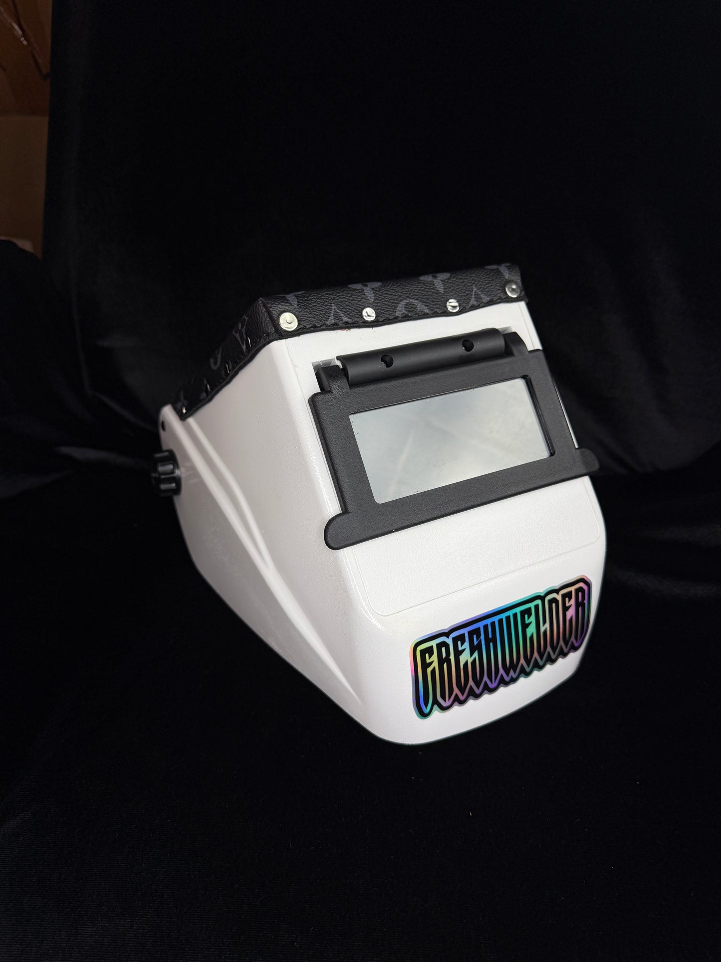FRESHWELDER X LV Chopped welding hood Black & White