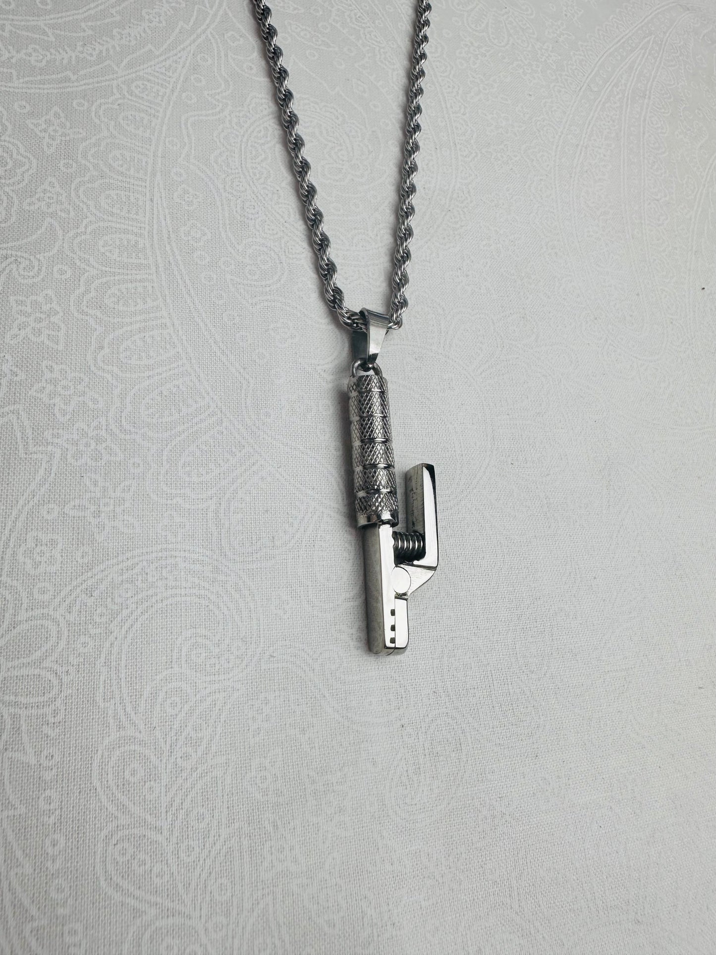 Stinger Neckless