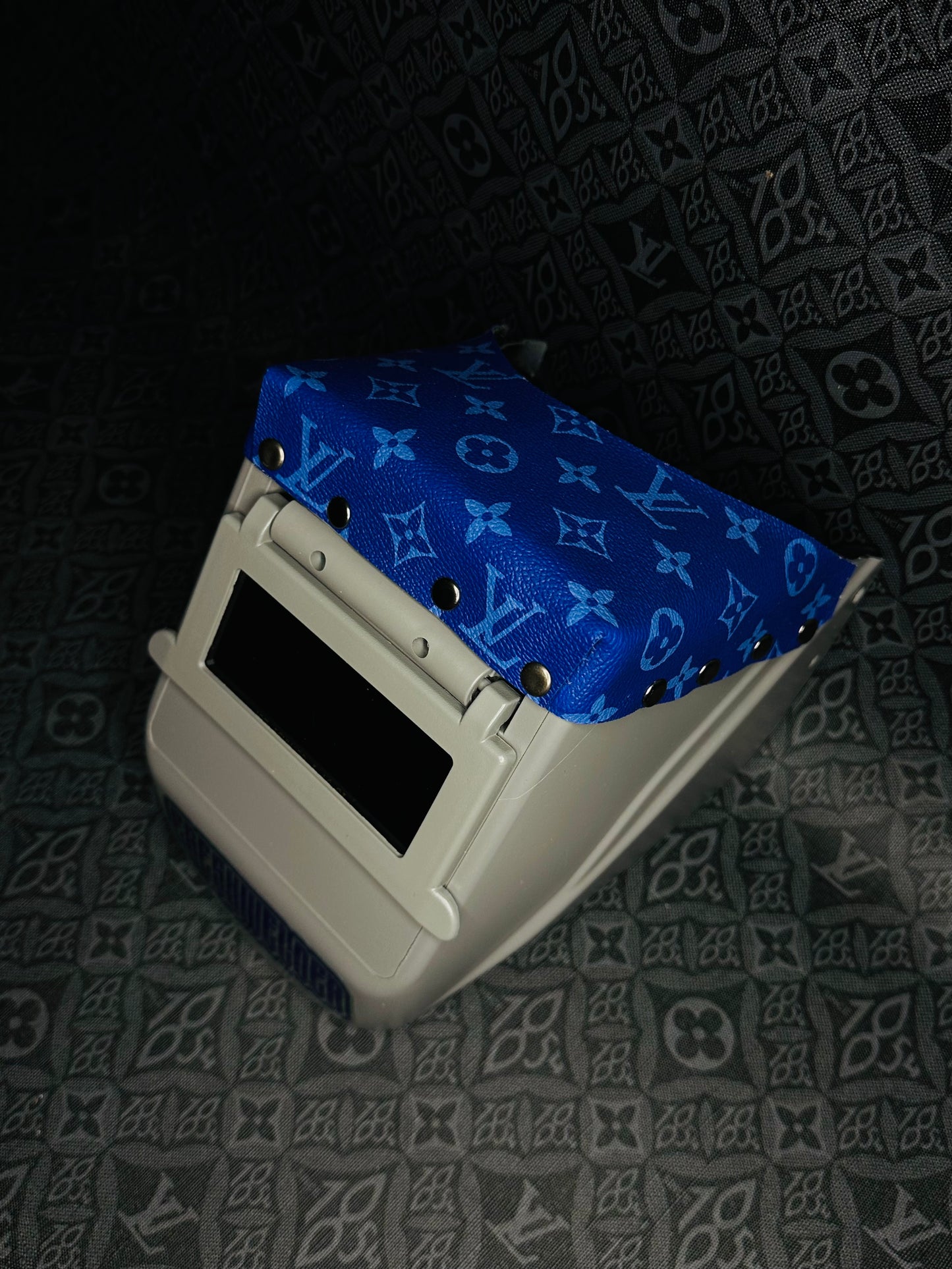 “The FRESHWELDER Grey Series” LV Top